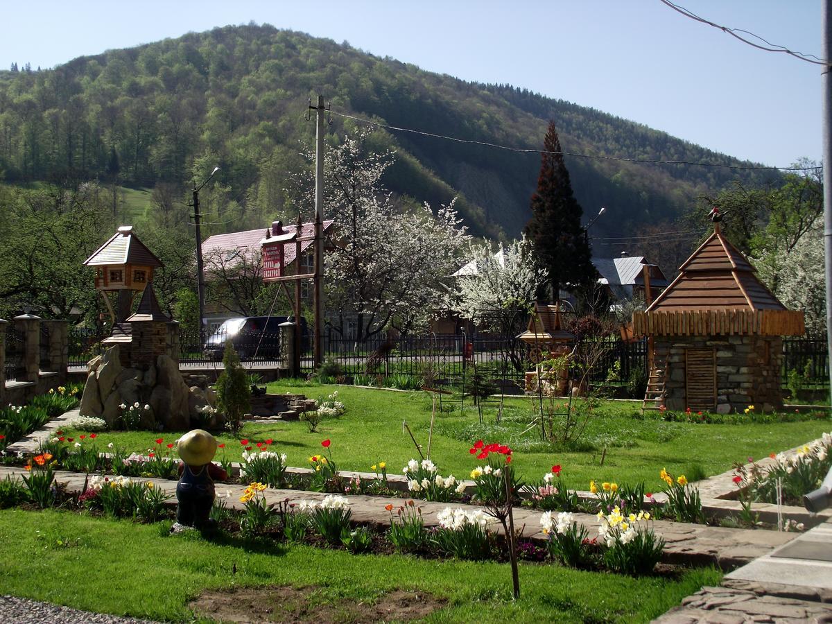 Guest House U Myrona Яремче Екстериор снимка